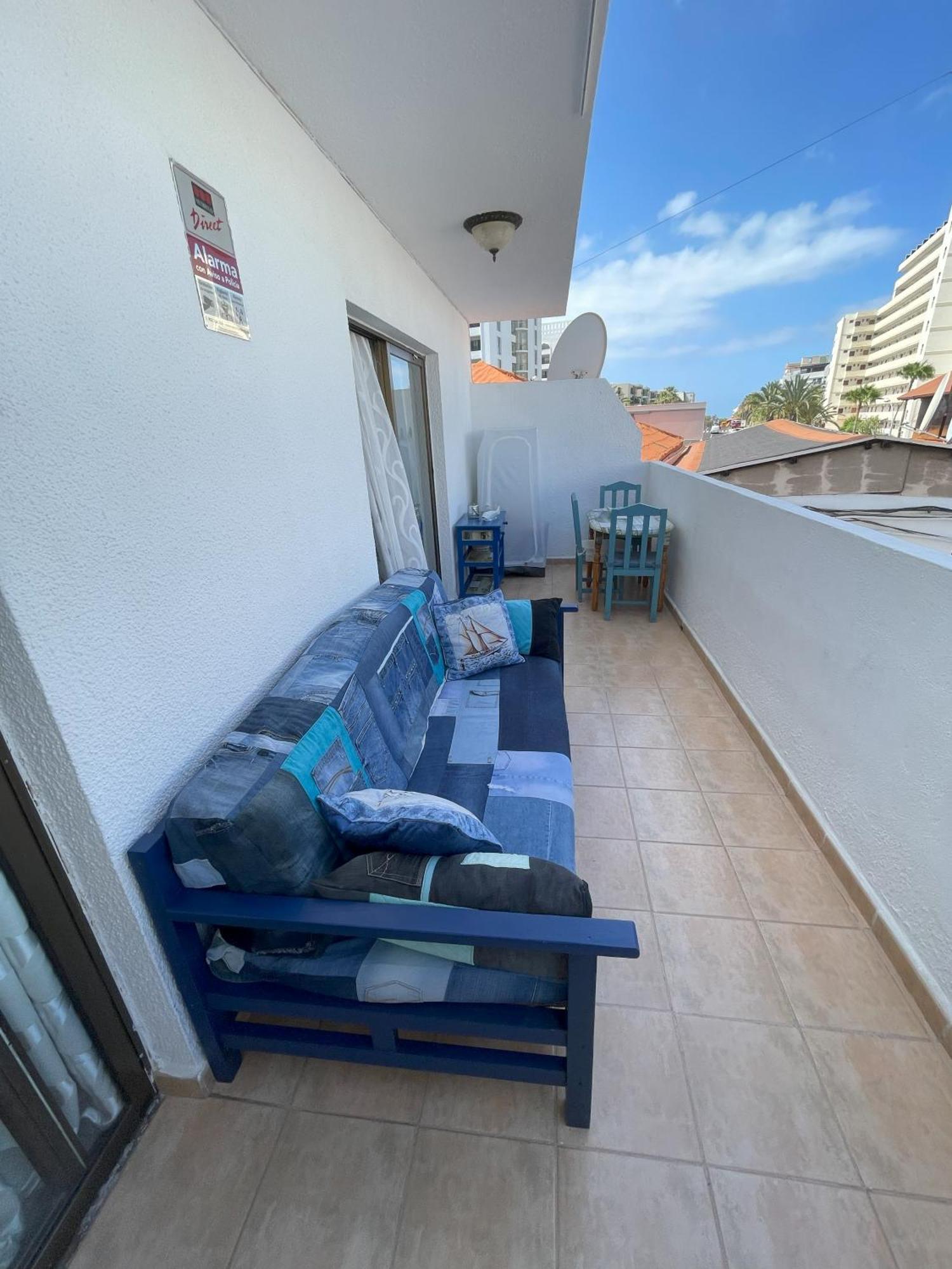 Fine Art Jeans Apartment Arona  Esterno foto